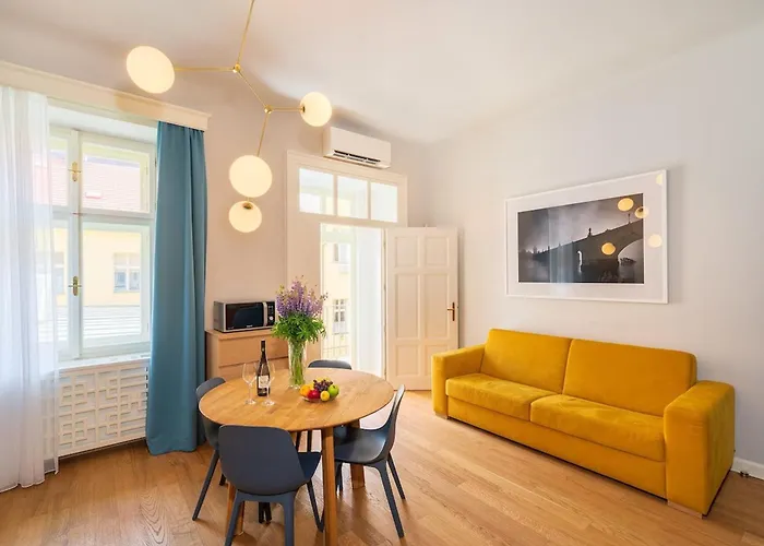 Quiet City Center Apartment In Hip & Foodie Area