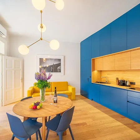 Quiet City Center Apartment In Hip & Foodie Area Prague Exterior photo