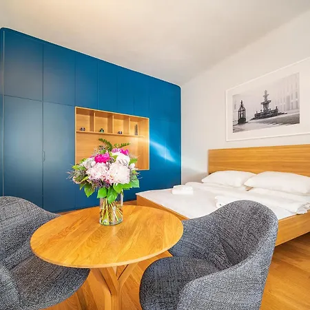 Quiet City Center Apartment In Hip & Foodie Area Prague Exterior photo