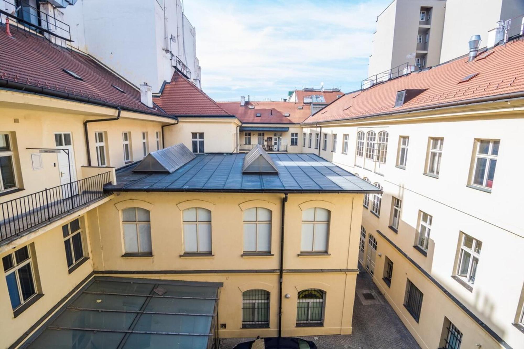 Quiet Center In Hip & Foodie Area * Praag