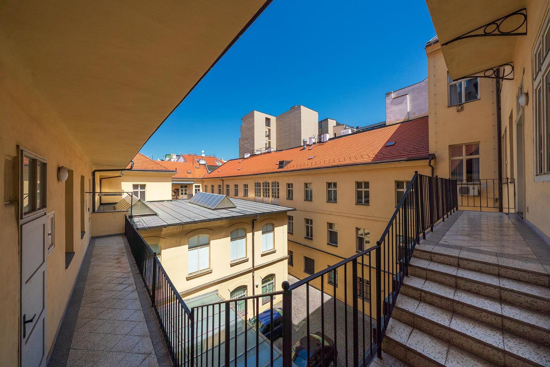 Quiet Center In Hip & Foodie Area Praag